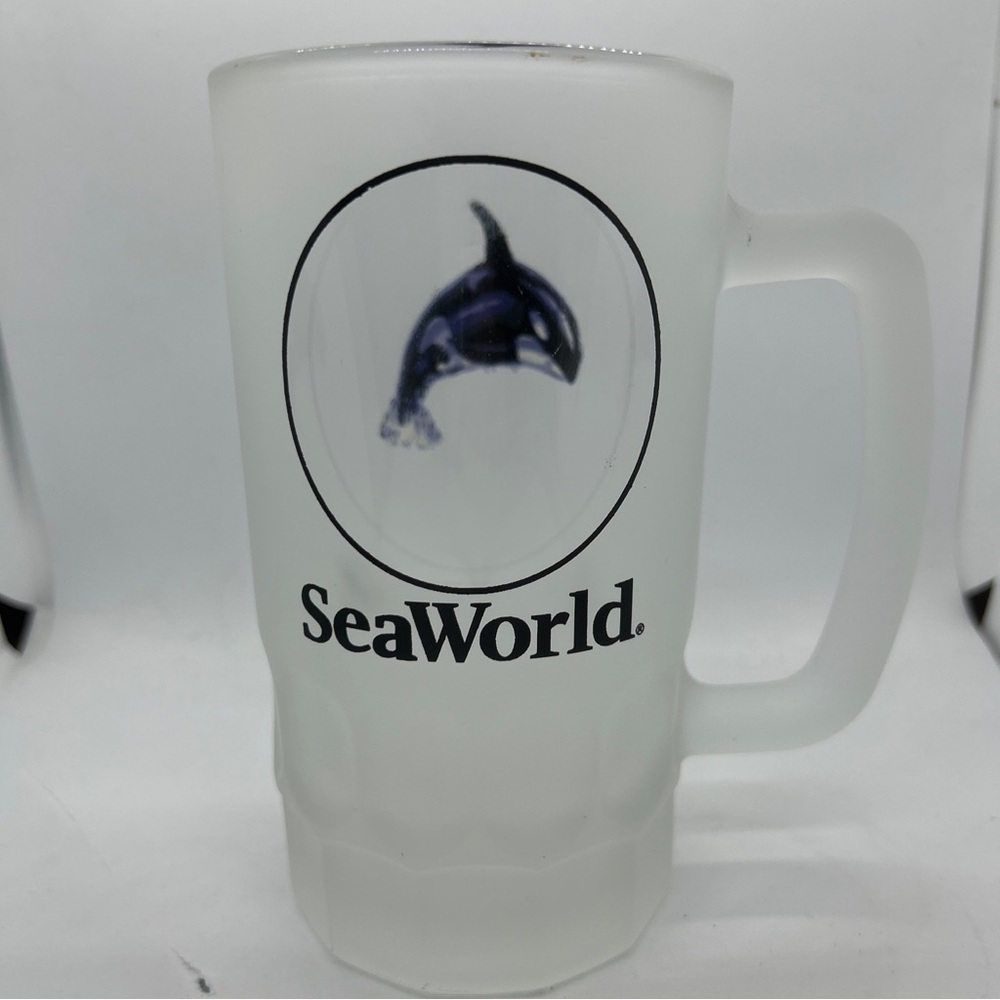 Vintage Sea World  Frosted Glass Beer Mug Cup Orca